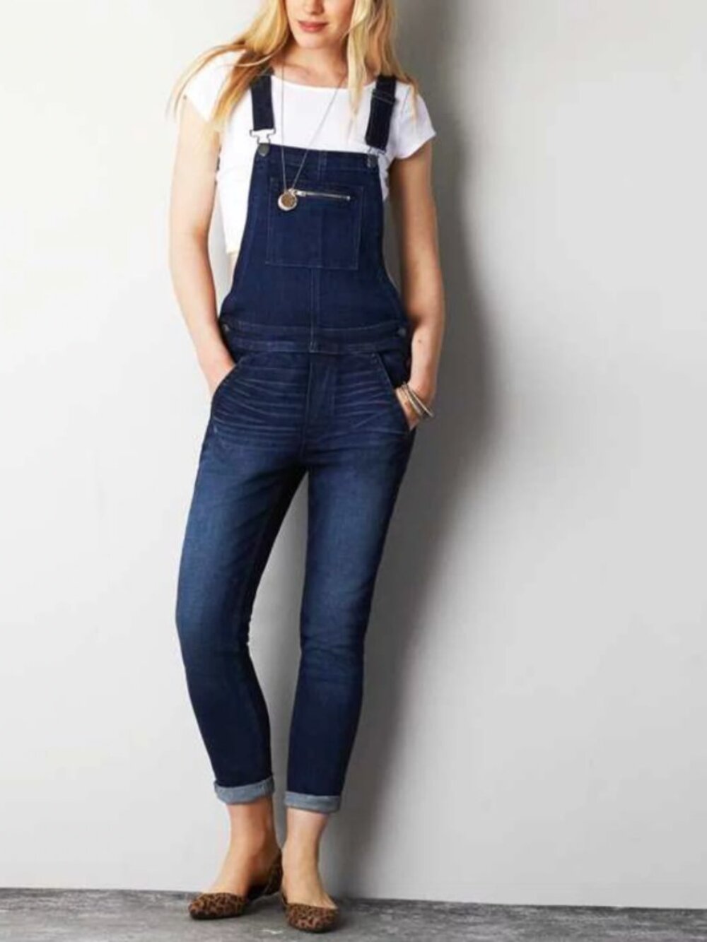 American Eagle Outfitters Dark Blue Jeans with Brown Leather Logo Patch